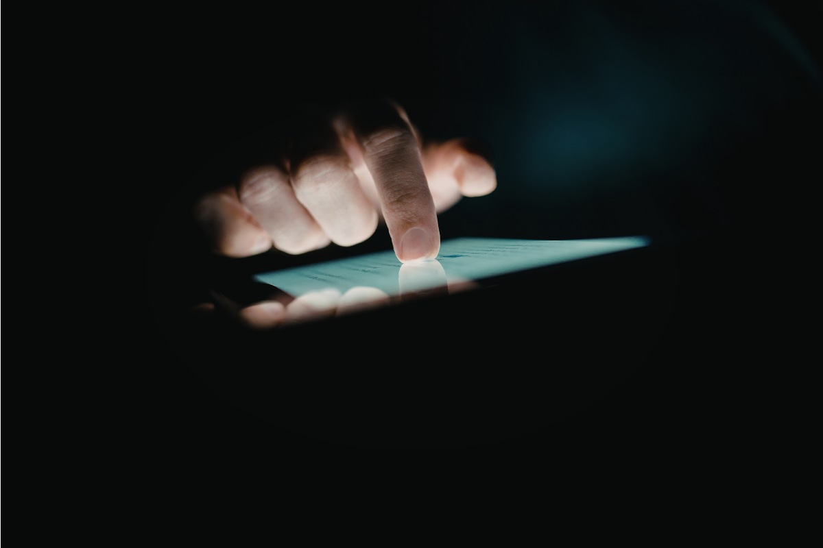 Comment parler de consentement, d'écrans et de premières relations entre 8 et 10 ans ?