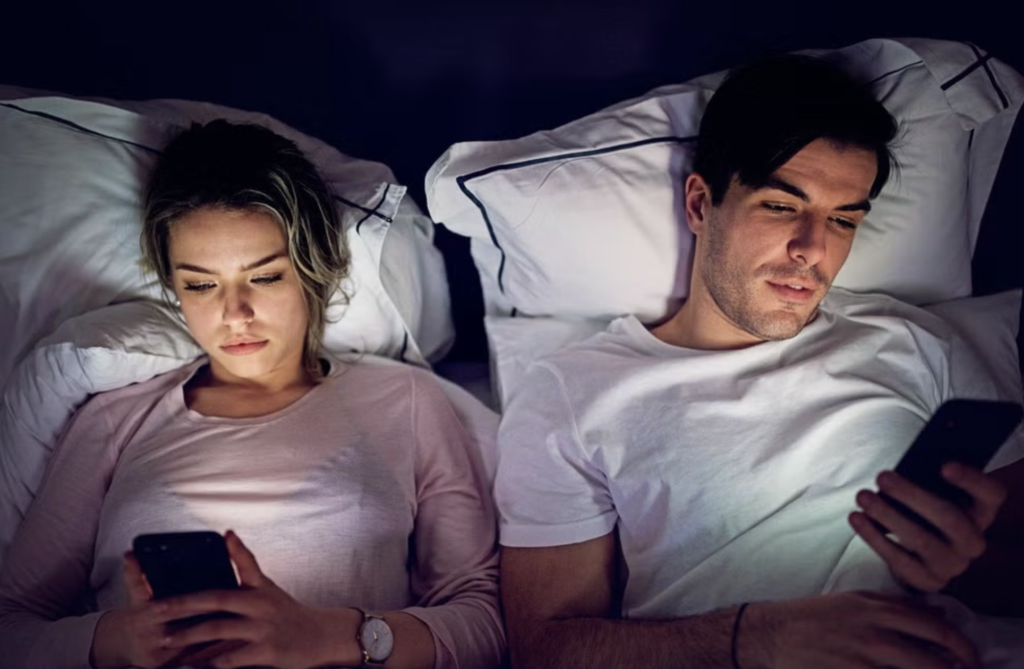 es parents ne dorment pas assez la nuit, ils regardent leurs écrans