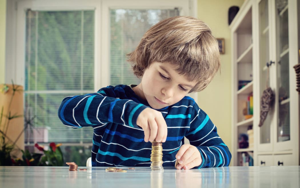 Votre enfant reçoit-il trop ou pas assez d'argent de poche ?